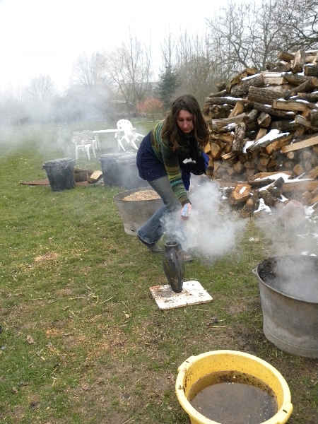 décollement de l\'émail d\'une pièce en raku nu