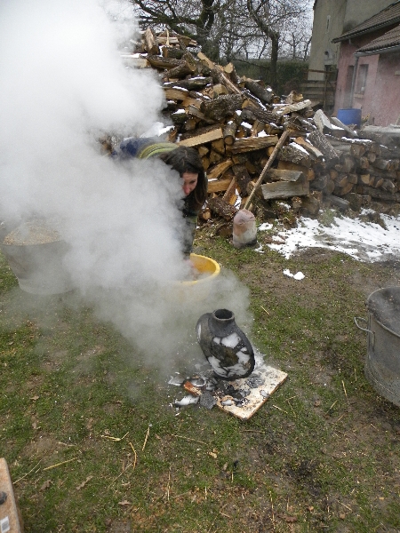 décollement de l\'émail d\'une pièce en raku nu