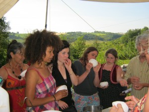 atelier de poterie en plein air